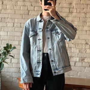 Levi's denim jacket in light blue vintage oversized fit | size small